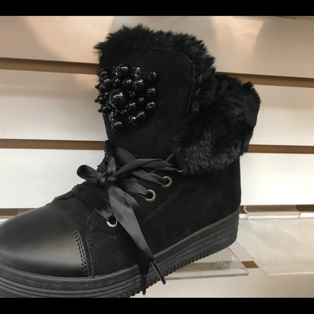 Women faux fur sneakers sizes 5-10